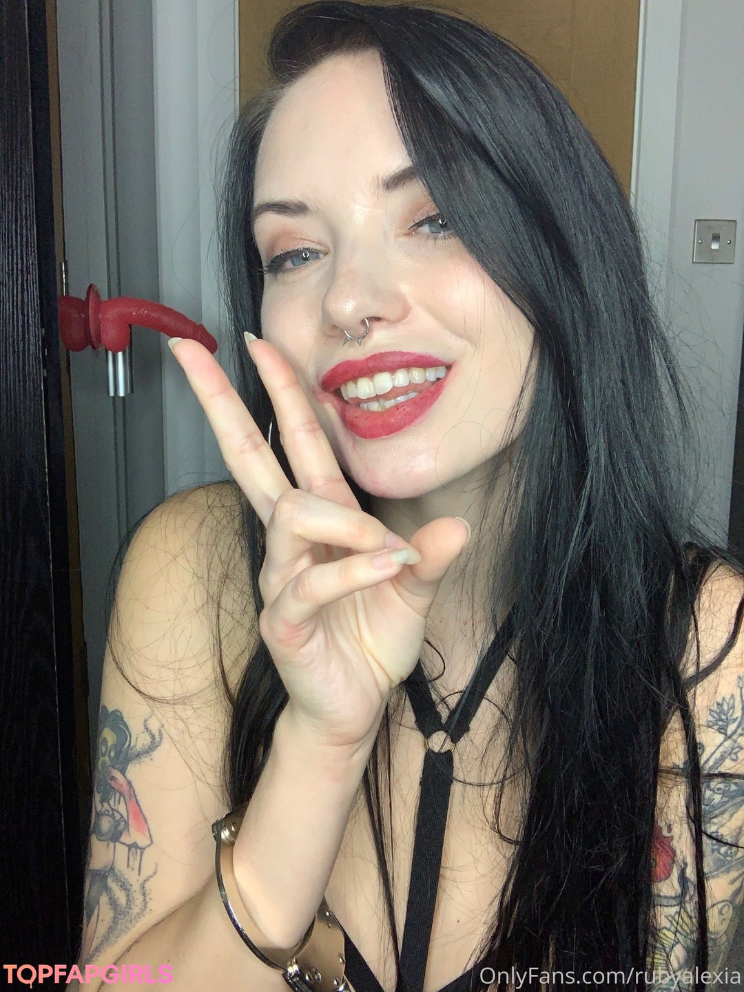 コスプレ プッシー OnlyFans アートポルノ ギャラリー