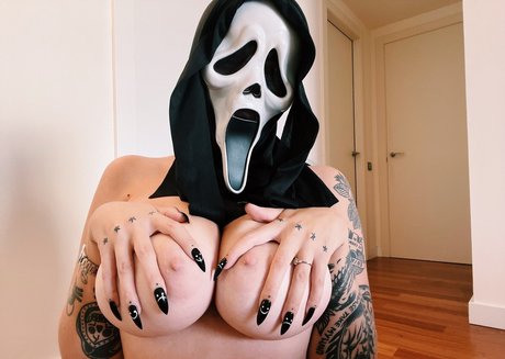 黒檀の小人OnlyFans セックス ギャラリー