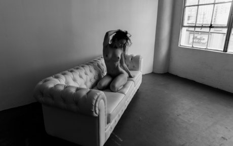 Zdank エロティックなモデル 画像