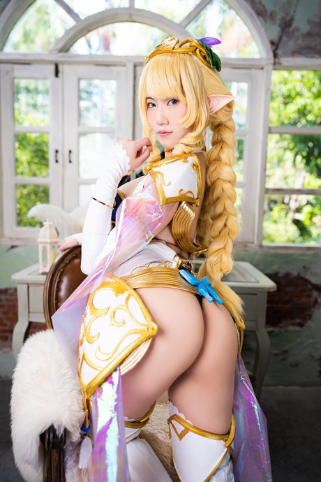 痩せた金髪の熟女OnlyFans 美しい 画像