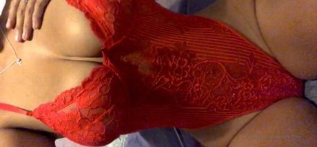 成熟した異人種間OnlyFans エロチック 写真