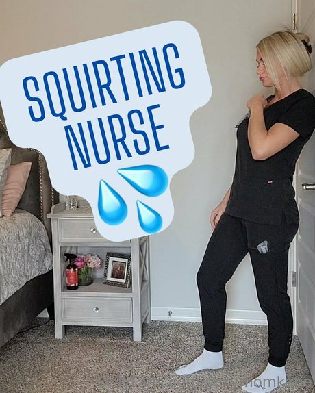 黒檀の小人OnlyFans アート裸 画像