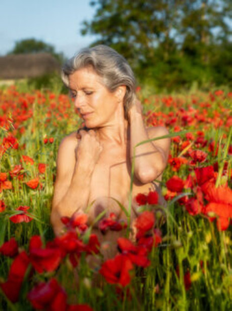 Helen saunders ホットなスター 画像