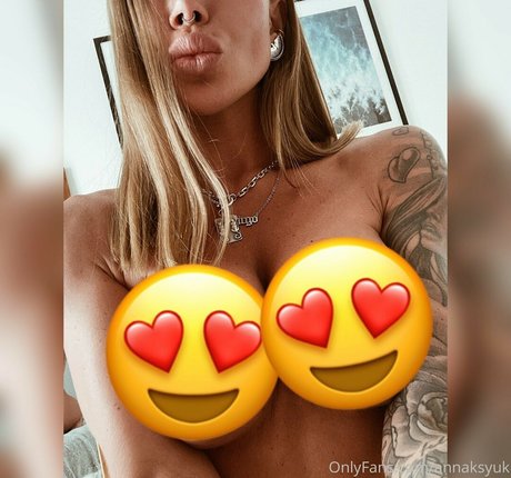 Anna Aksyuk 完璧なスター 画像