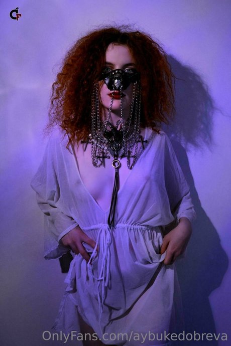 Aybuke Dobreva ポルノスター 可愛い 画像