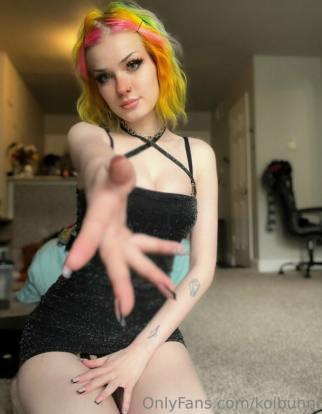 ぽっちゃりブロンドOnlyFans アート裸 写真