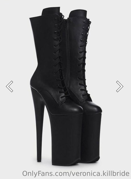 ブロンドオンリーファン セクシー裸 写真