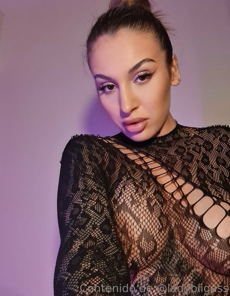 小柄なブロンドの熟女OnlyFans 美しい 写真