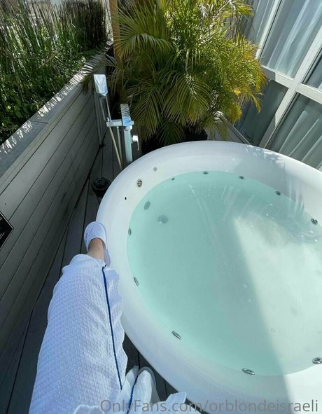 Onlytwinz ヌードのポルノスター 画像