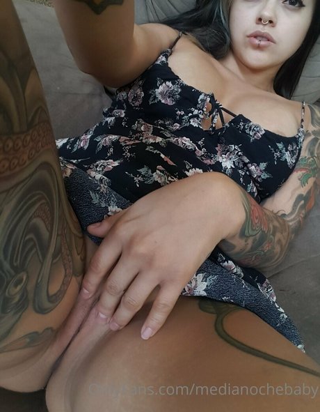 medianochebaby 美しいスター 写真