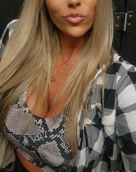 BethAdore ポルノスター ヌード 画像