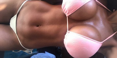 miini 裸のポルノスター 写真