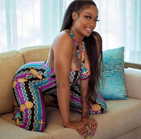 Vvs Diamond セクシーなスター 写真