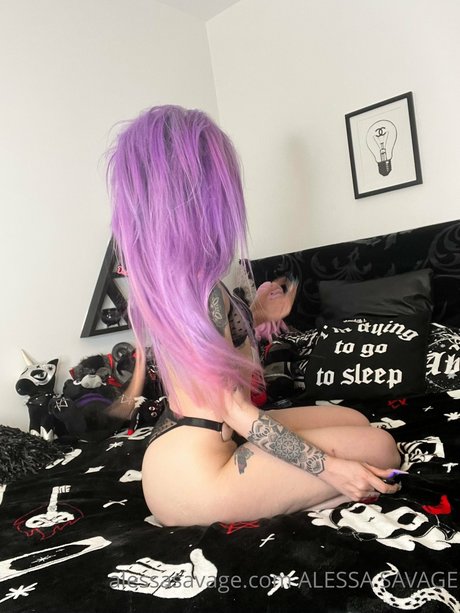 Alessa Savage スター 写真