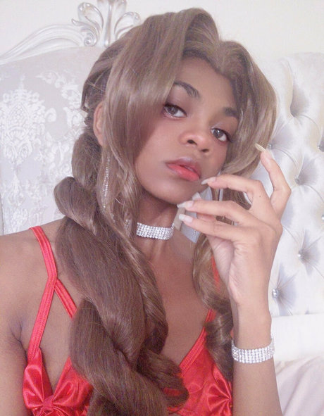 客室乗務員 OnlyFans 無料 写真