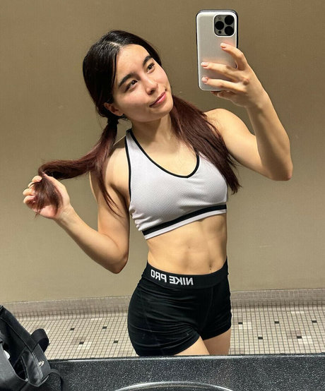 imnamipeaches セックス女優 写真