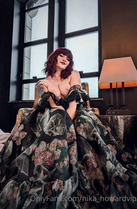 イギリス人熟女OnlyFans アートヌード 写真