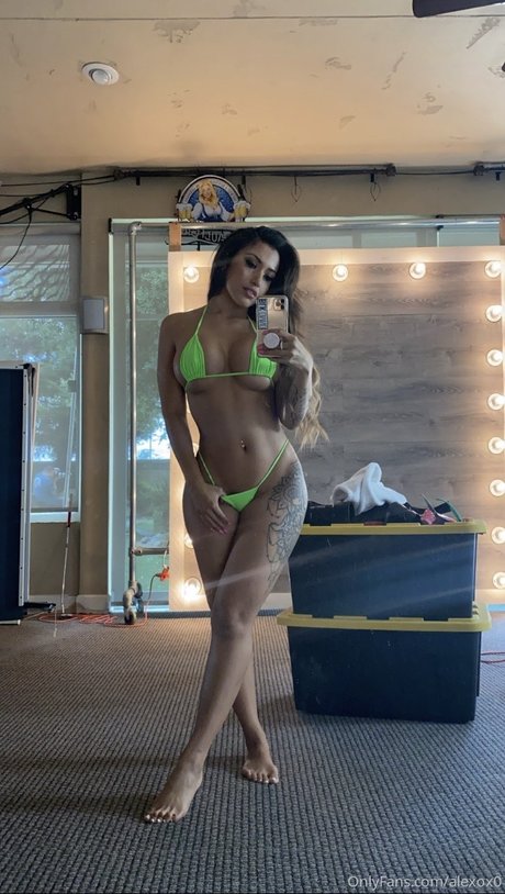 Alexox0 セクシーなスター ギャラリー