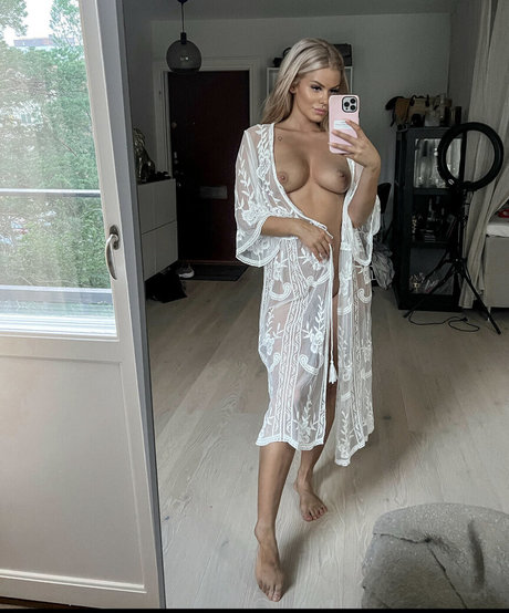 水中オンリーファン アートヌード 写真