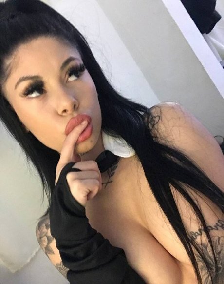 Melina Nanni ポルノスター 写真