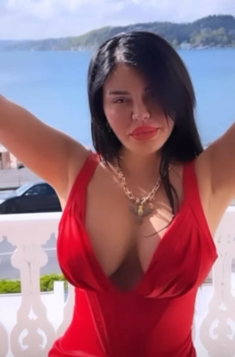 Ebru Polat 無料スター 写真