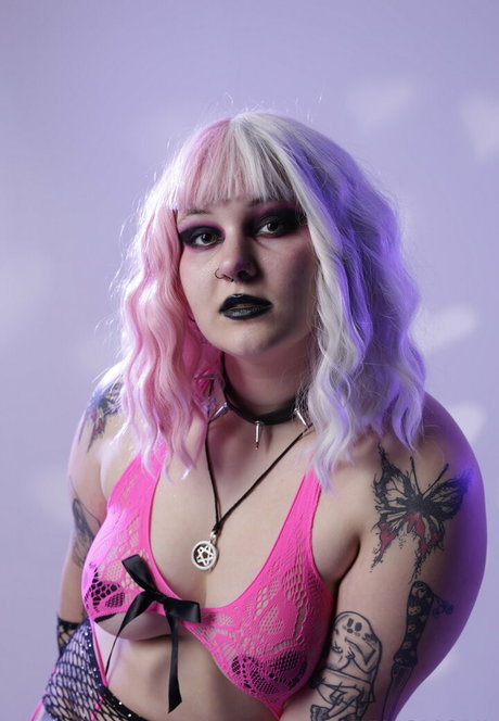 babyghoulbunda ヌードのポルノスター 写真