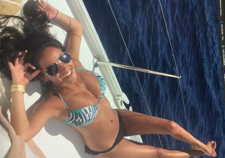 興奮した熟女OnlyFans セクシー裸 写真