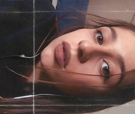 水中オンリーファン セクシーヌード 画像