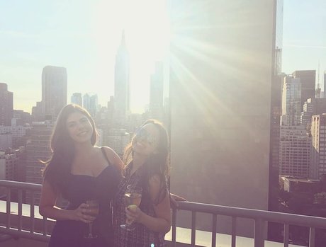 金髪ストリップOnlyFans トップ 画像