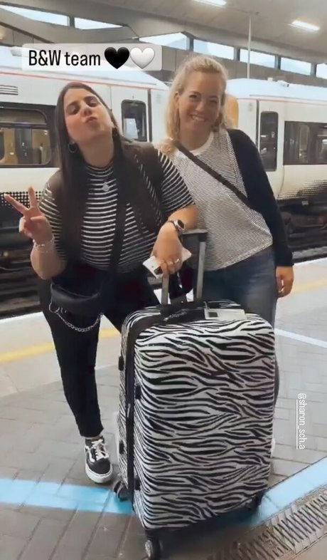 Sapir Sol 素敵な女優 写真