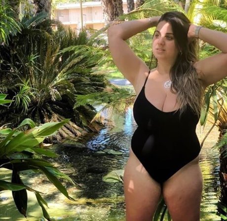 膨らみ OnlyFans xxx 写真