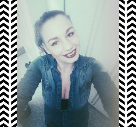 fuzyfruzsina 裸モデル ギャラリー