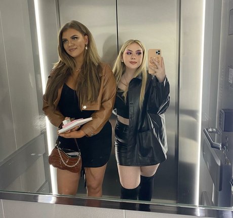 Molly Georgia Leach セクシーなポルノスター 写真