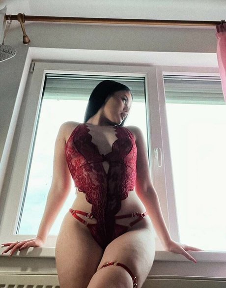 Mara Stanciu 完璧なスター 写真