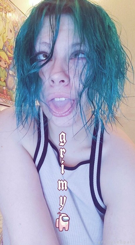 ティーンシーメールOnlyFans 無料裸 画像