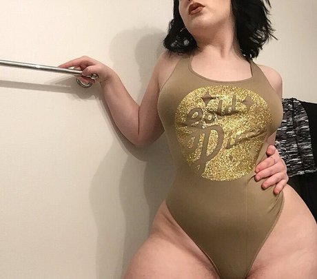 曲線美の熟女OnlyFans エロチック 画像