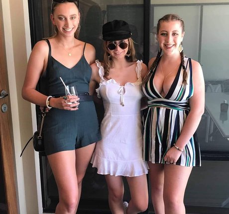 毛深い妊婦OnlyFans ホットセクシー ギャラリー