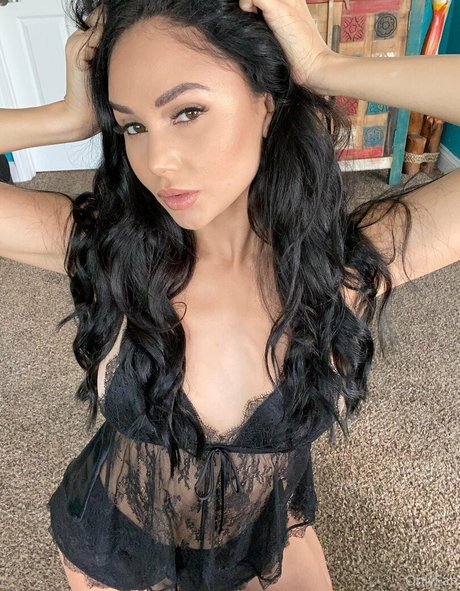 曲線美の裸OnlyFans 無料セクシー 写真