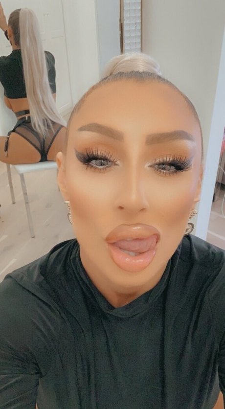 曲線美の黒檀OnlyFans 無料 写真