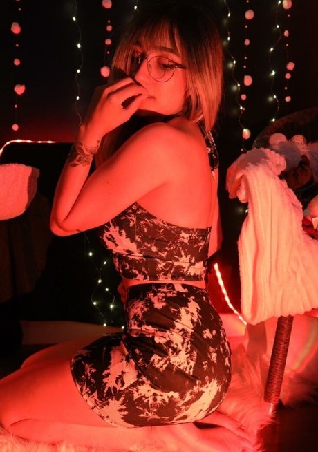 Maya ASMR 美しいモデル 写真