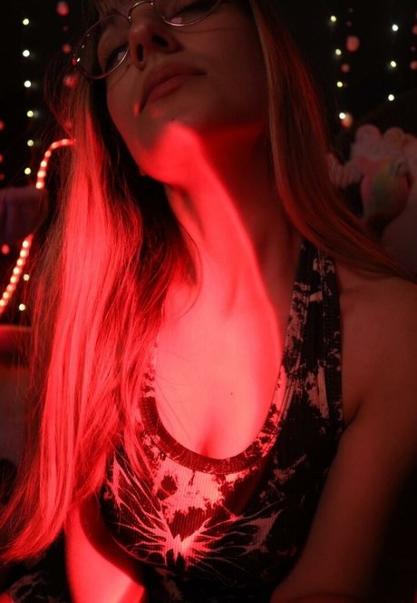 Maya ASMR ポルノスター エロティック 画像