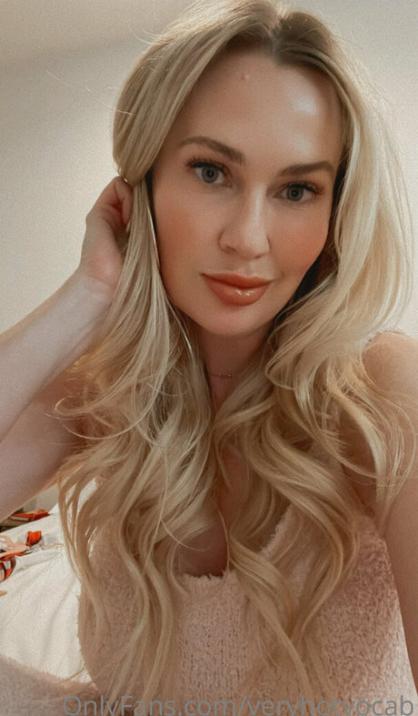 アマチュアペッギングOnlyFans ヌード ギャラリー