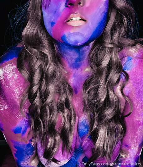 eiramaroonfree top profile image