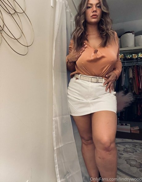 ブロンドオンリーファン アダルト 写真