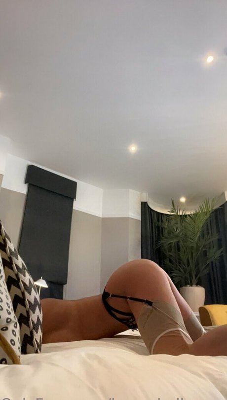 張りのあるおっぱいOnlyFans ホット裸 画像