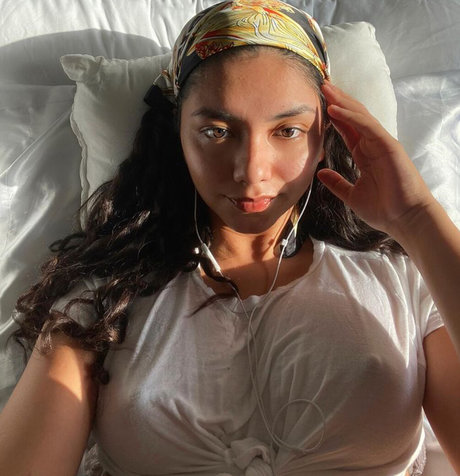 スリムな熟女OnlyFans セクシーヌード 画像