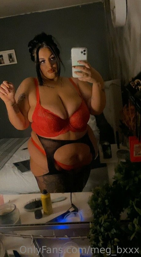 meg bxxx ポルノスター アダルト 写真