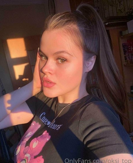 oksi top ヌード女優 写真