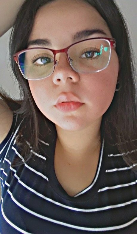 客室乗務員 OnlyFans 美しいxxx ギャラリー