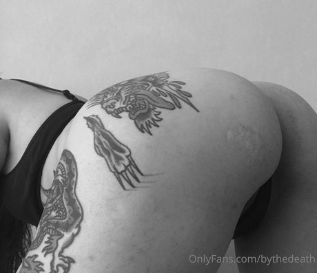 kikithedeath 裸のポルノスター 画像